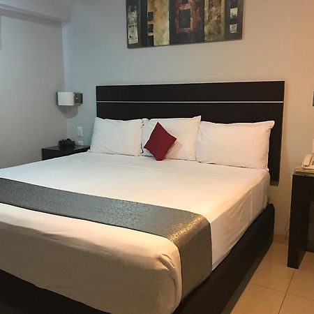 Real Avenida Hotel 툭스틀라 외부 사진