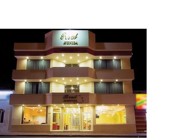 Real Avenida Hotel 툭스틀라 외부 사진