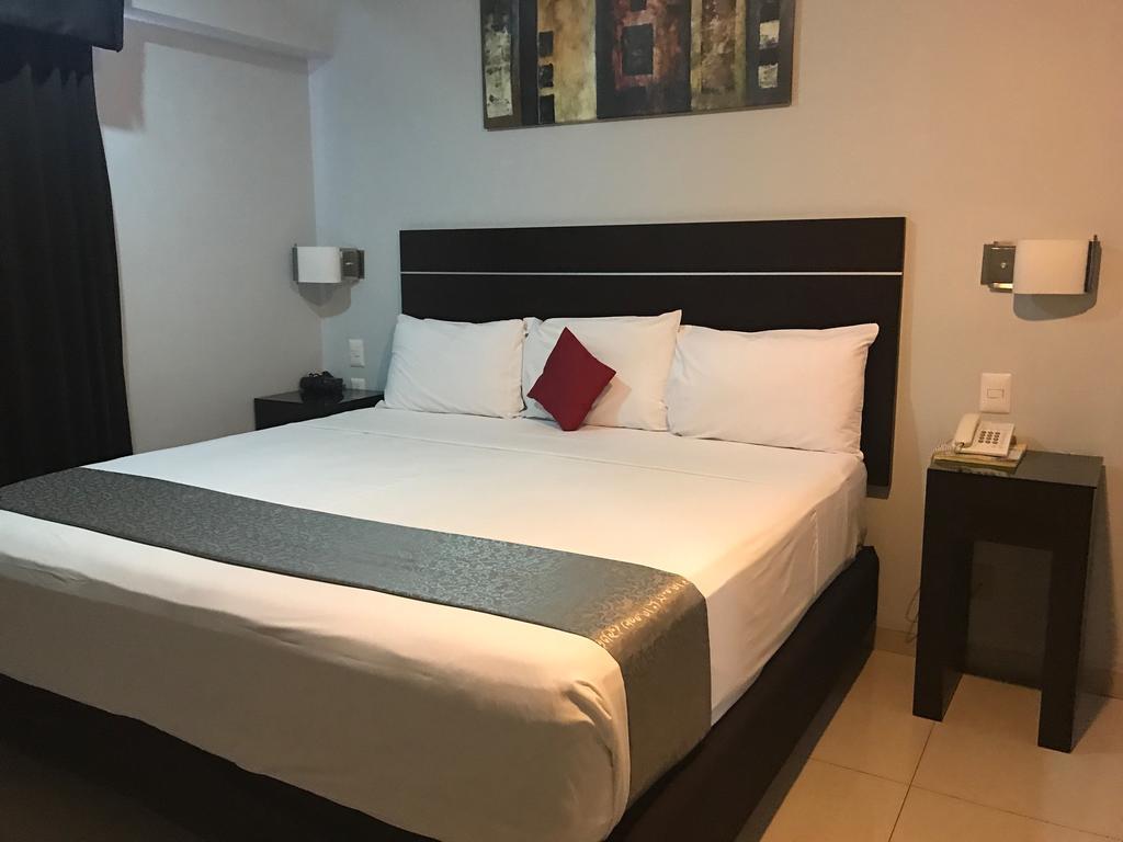 Real Avenida Hotel 툭스틀라 외부 사진